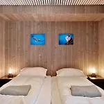 Explorers Rest, * هينينغفير