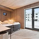 Explorers Rest, * هينينغفير