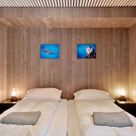 Explorers Rest, * Henningsvær